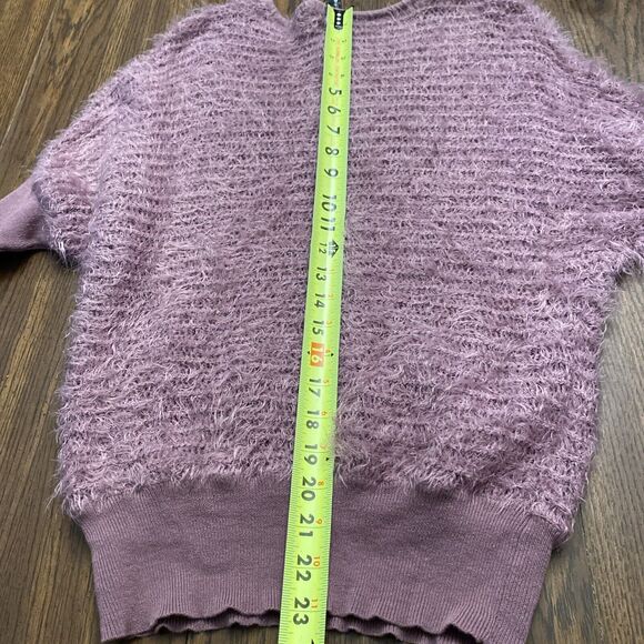 BKE Boutique Women’s Size Small Loose Knit Fuzzy Sweater Purple Round Neck - Picture 9 of 10